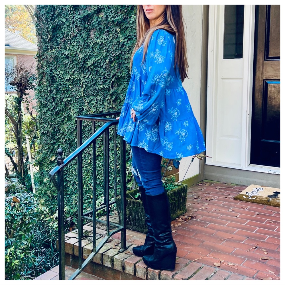 Blue Floral Women's Top - Picture 6 of 6
